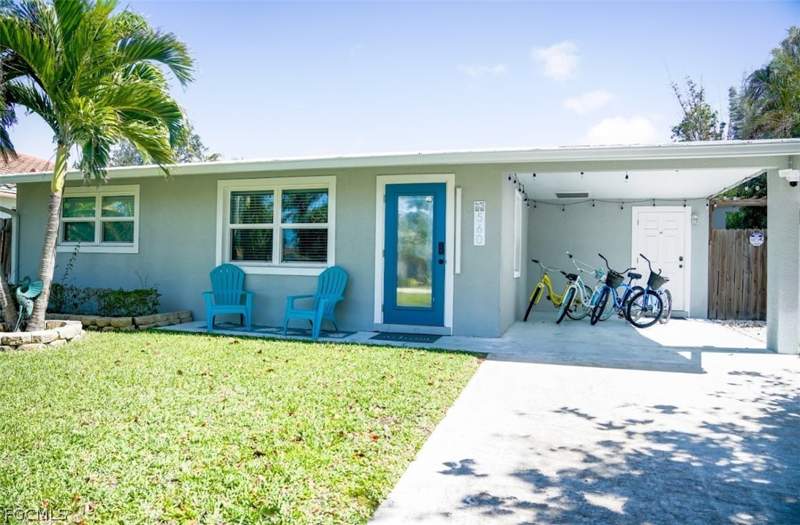 3 bedroom SingleFamilyResidence at 560 E Valley Dr, Bonita Shores, Bonita Springs — photo 2
