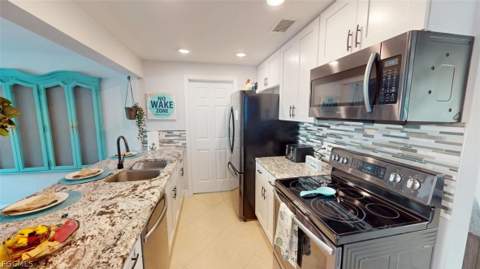560 E Valley Dr, Bonita Springs FL - photo 9 of 19