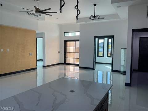 113 SW 37th Ave, Cape Coral FL - photo 6 of 33