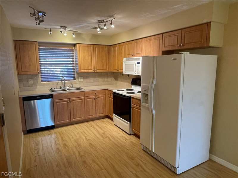2 bedroom Condominium at 6777 Winkler Rd 106, Regency Court Condo, Fort Myers — photo 1