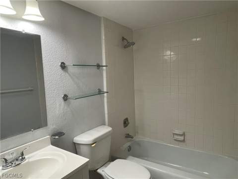6777 Winkler Rd 106, Fort Myers FL - photo 8 of 11