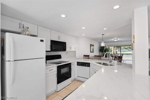 821 Gulf Pavilion Dr 106, Naples FL - photo 10 of 34