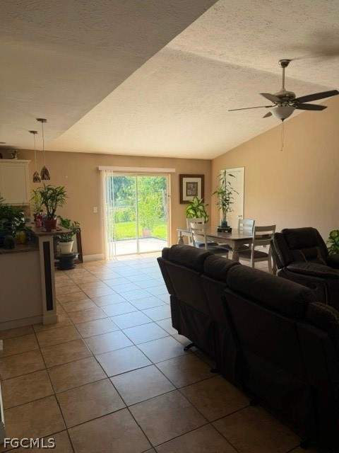 322 SE 46th Ln, Cape Coral FL - photo 9 of 19