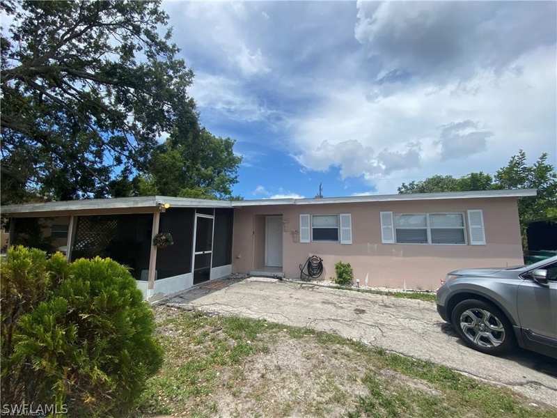4 bedroom SingleFamilyResidence at 4920 Cortez Cir, Naples South, Naples — photo 1