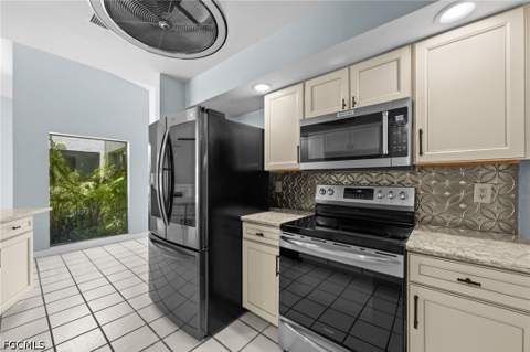 7305 Constitution Cir, Fort Myers FL - photo 14 of 47