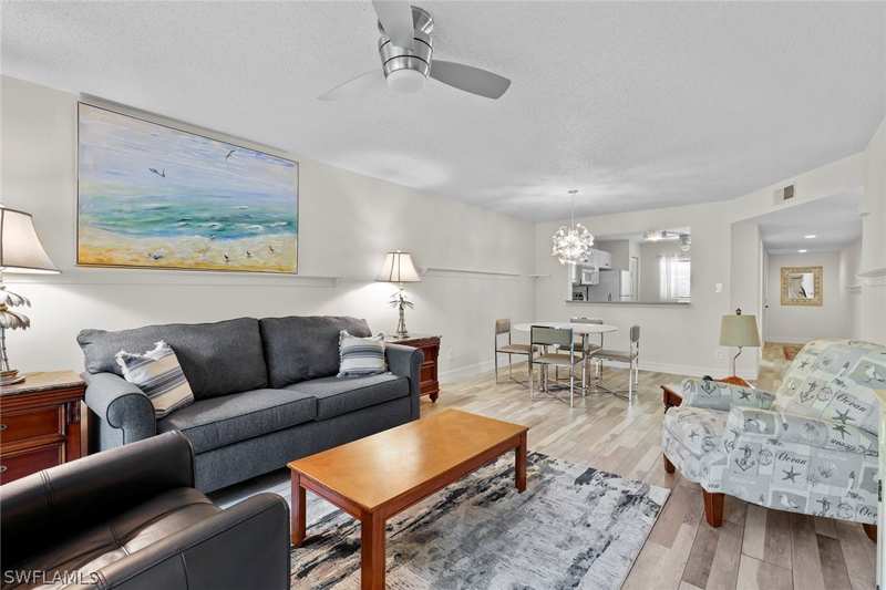 2 bedroom Condominium at 605 Squire Cir 103, Newcastle, Naples — photo 1