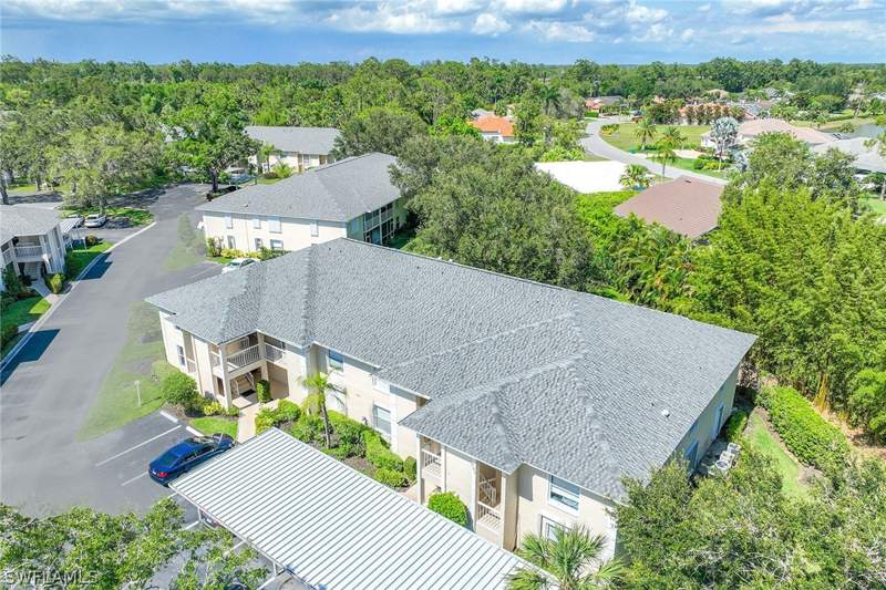 2 bedroom Condominium at 605 Squire Cir 103, Newcastle, Naples — photo 3