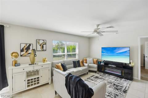 3306 Acapulco Cir, Cape Coral FL - photo 6 of 41