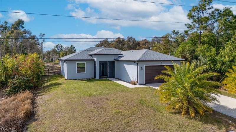 4 bedroom SingleFamilyResidence at 816 Bell Blvd S, Lehigh Acres, Lehigh Acres — photo 1