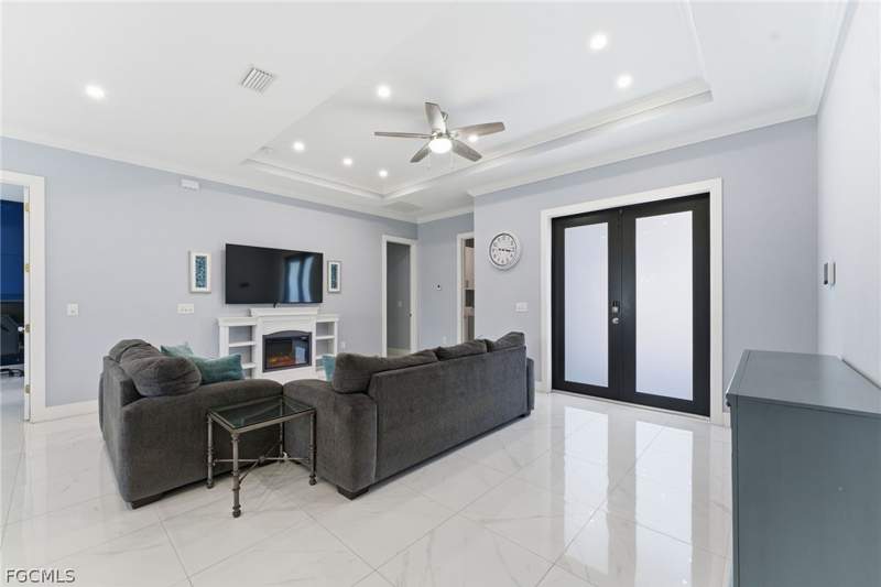 4 bedroom SingleFamilyResidence at 816 Bell Blvd S, Lehigh Acres, Lehigh Acres — photo 3