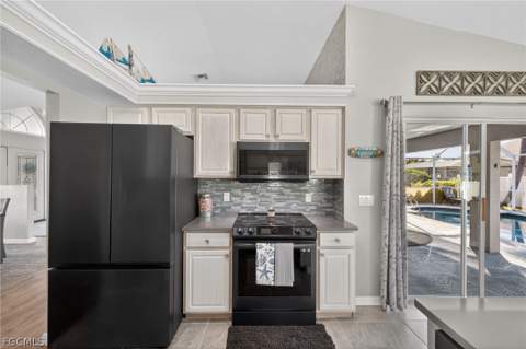 2506 SW 38th St, Cape Coral FL - photo 10 of 37
