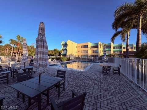 925 Palm View Dr 121, Naples FL - photo 11 of 13