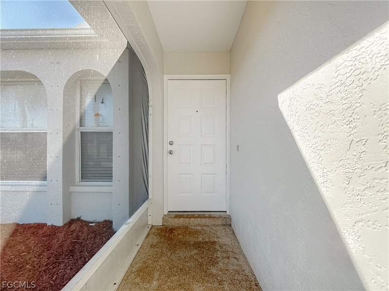 3 bedroom SingleFamilyResidence at 130 SE 7th St, Cape Coral, Cape Coral — photo 2