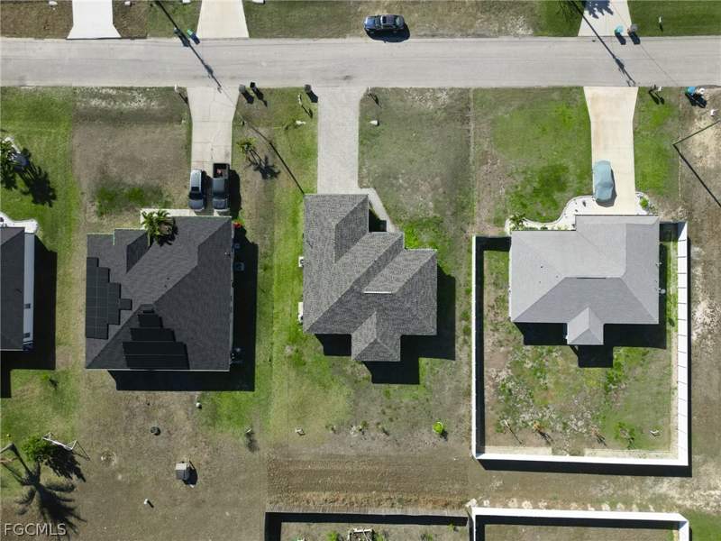 3 bedroom SingleFamilyResidence at 2507 NW 8th Pl, Cape Coral, Cape Coral — photo 4