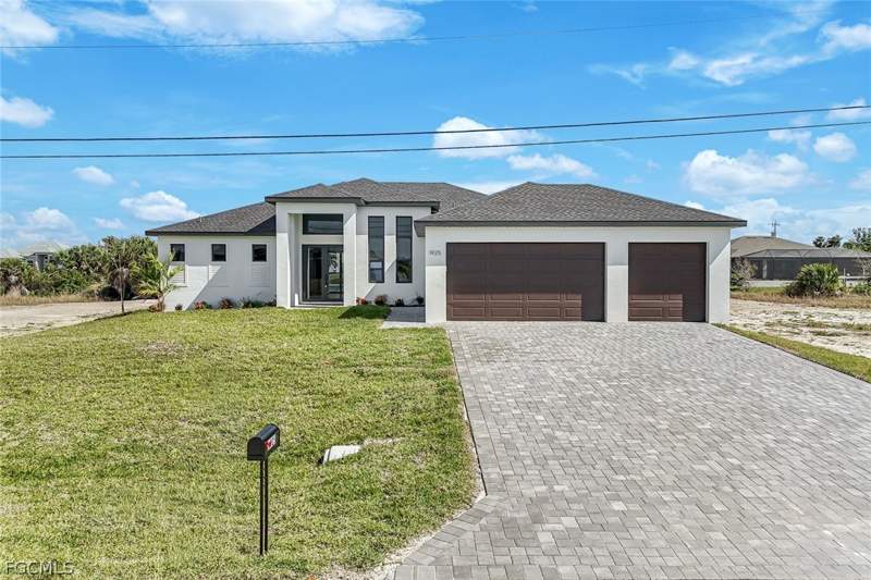 4 bedroom SingleFamilyResidence at 1925 NW 34th Pl, Cape Coral, Cape Coral — photo 2