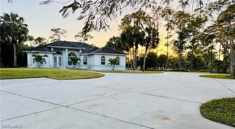 5 bedroom SingleFamilyResidence at 3960 1st Ave NW, Golden Gate Estates, Naples — photo 2