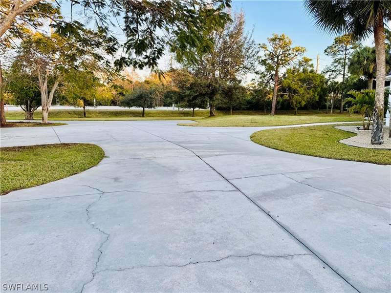 5 bedroom SingleFamilyResidence at 3960 1st Ave NW, Golden Gate Estates, Naples — photo 3