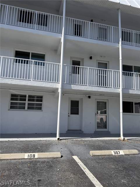 72 7th St S 108, Naples FL - photo 12 of 22