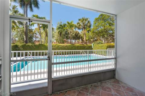 72 7th St S 108, Naples FL - photo 6 of 22