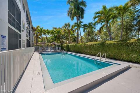 72 7th St S 108, Naples FL - photo 8 of 22