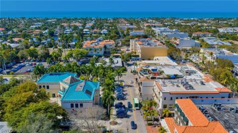 72 7th St S 108, Naples FL - photo 9 of 22