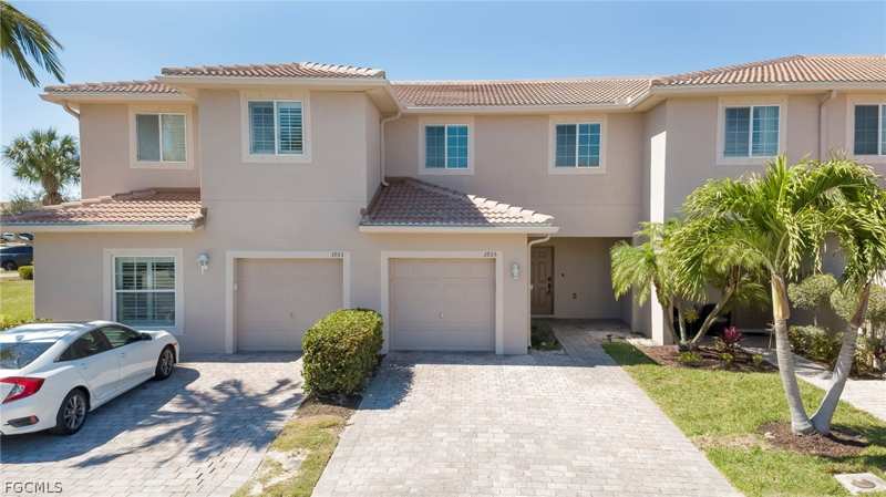 3 bedroom Townhouse at 3935 Cherrybrook Loop, Townhomes Of San Simeon, Fort Myers — photo 1