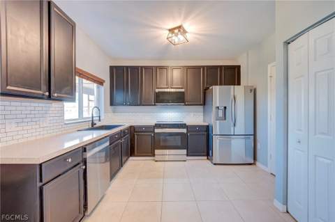 3935 Cherrybrook Loop, Fort Myers FL - photo 7 of 34