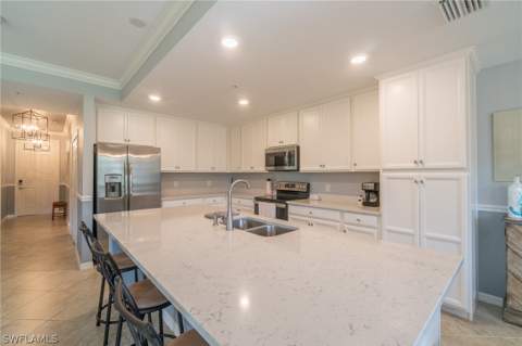 9590 Trevi Ct 5317, Naples FL - photo 7 of 38