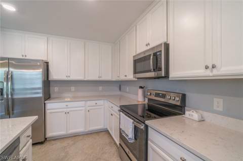 9590 Trevi Ct 5317, Naples FL - photo 9 of 38