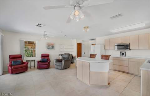 1079 Lock Ln, Moore Haven FL - photo 11 of 48