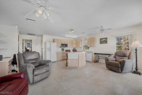 1079 Lock Ln, Moore Haven FL - photo 8 of 48
