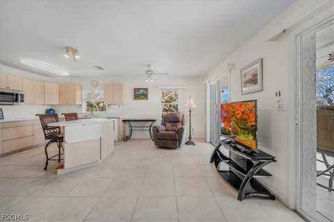 1079 Lock Ln, Moore Haven FL - photo 9 of 48