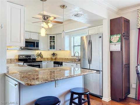 1065 8th St S 203, Naples FL - photo 11 of 22