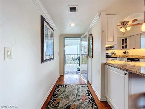 1065 8th St S 203, Naples FL - photo 12 of 22