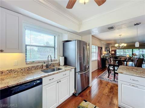 1065 8th St S 203, Naples FL - photo 16 of 22