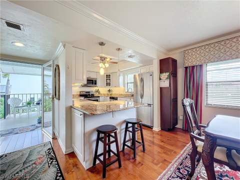 1065 8th St S 203, Naples FL - photo 18 of 22