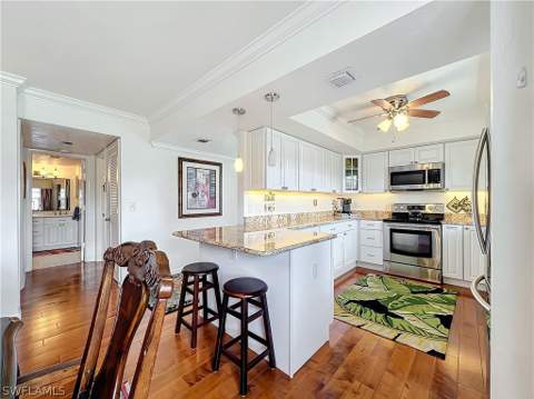 1065 8th St S 203, Naples FL - photo 19 of 22