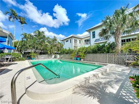 1065 8th St S 203, Naples FL - photo 6 of 22