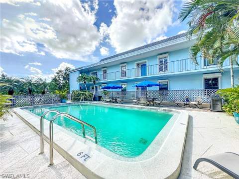 1065 8th St S 203, Naples FL - photo 7 of 22