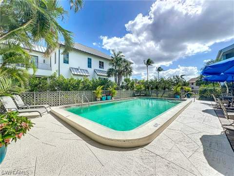 1065 8th St S 203, Naples FL - photo 8 of 22