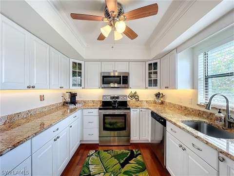 1065 8th St S 203, Naples FL - photo 9 of 22