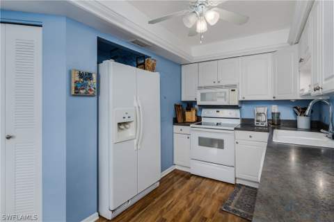 1514 Mainsail Dr 4, Naples FL - photo 15 of 39
