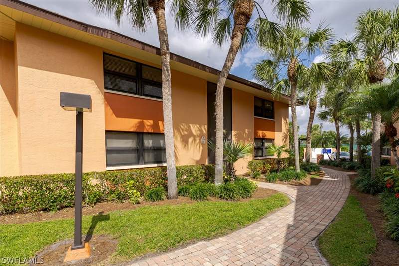 2 bedroom Condominium at 1514 Mainsail Dr 4, Tropic Schooner Apts, Naples — photo 3