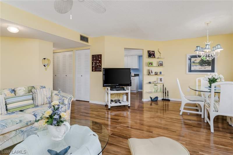 2 bedroom Condominium at 1514 Mainsail Dr 4, Tropic Schooner Apts, Naples — photo 5