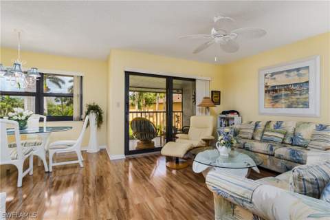 1514 Mainsail Dr 4, Naples FL - photo 8 of 39