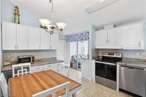 10390 Wales Loop, Bonita Springs FL - photo 7 of 40