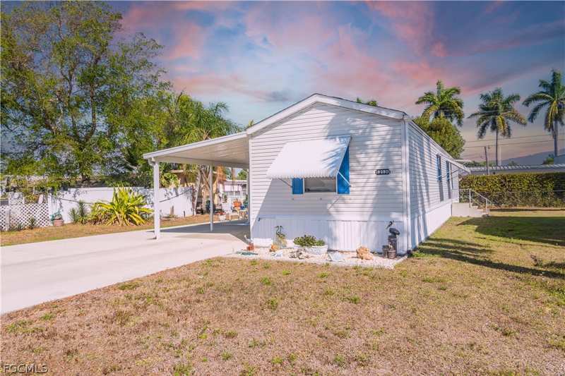 2 bedroom ManufacturedHome at 12130 Palm Dr, Iona Gardens, Fort Myers — photo 1
