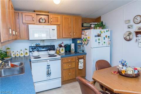 12130 Palm Dr, Fort Myers FL - photo 10 of 31