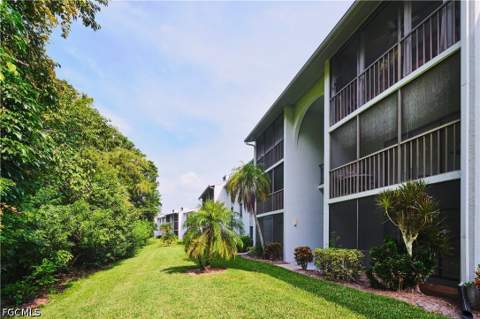 9650 Green Cypress Ln 22, Fort Myers FL - photo 10 of 50