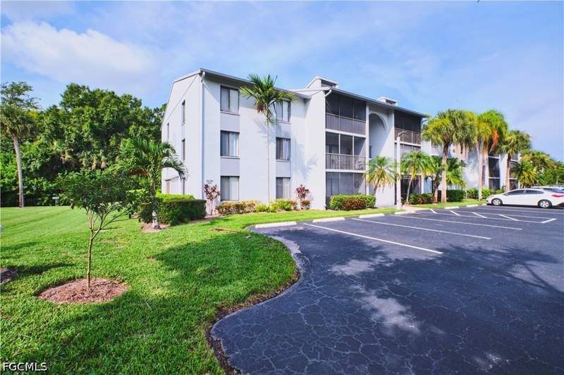 2 bedroom Condominium at 9650 Green Cypress Ln 22, Pine Ridge Of Fort Myers Village, Fort Myers — photo 2